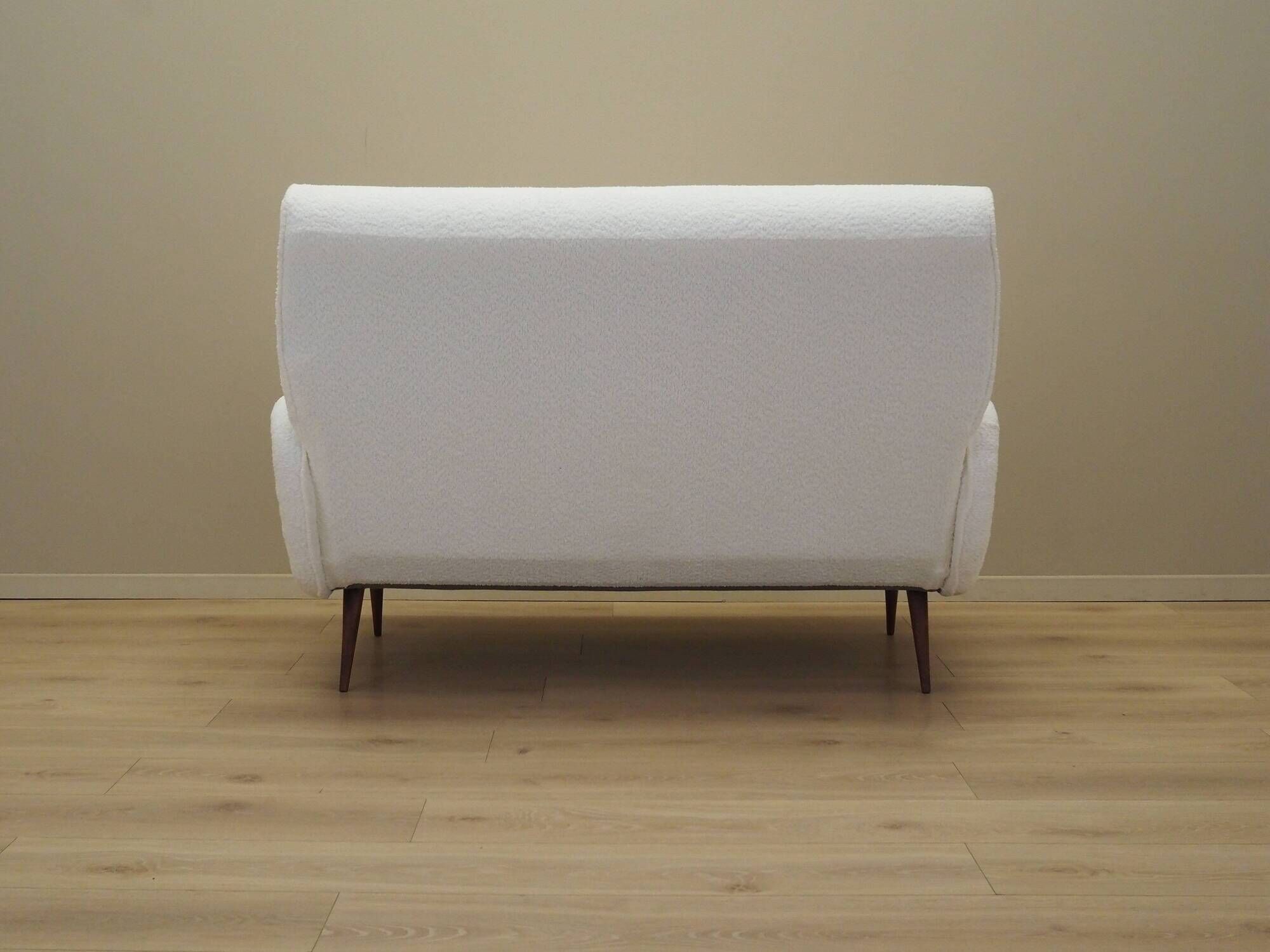 White sofa, Italian design, 1970s, production: Italy