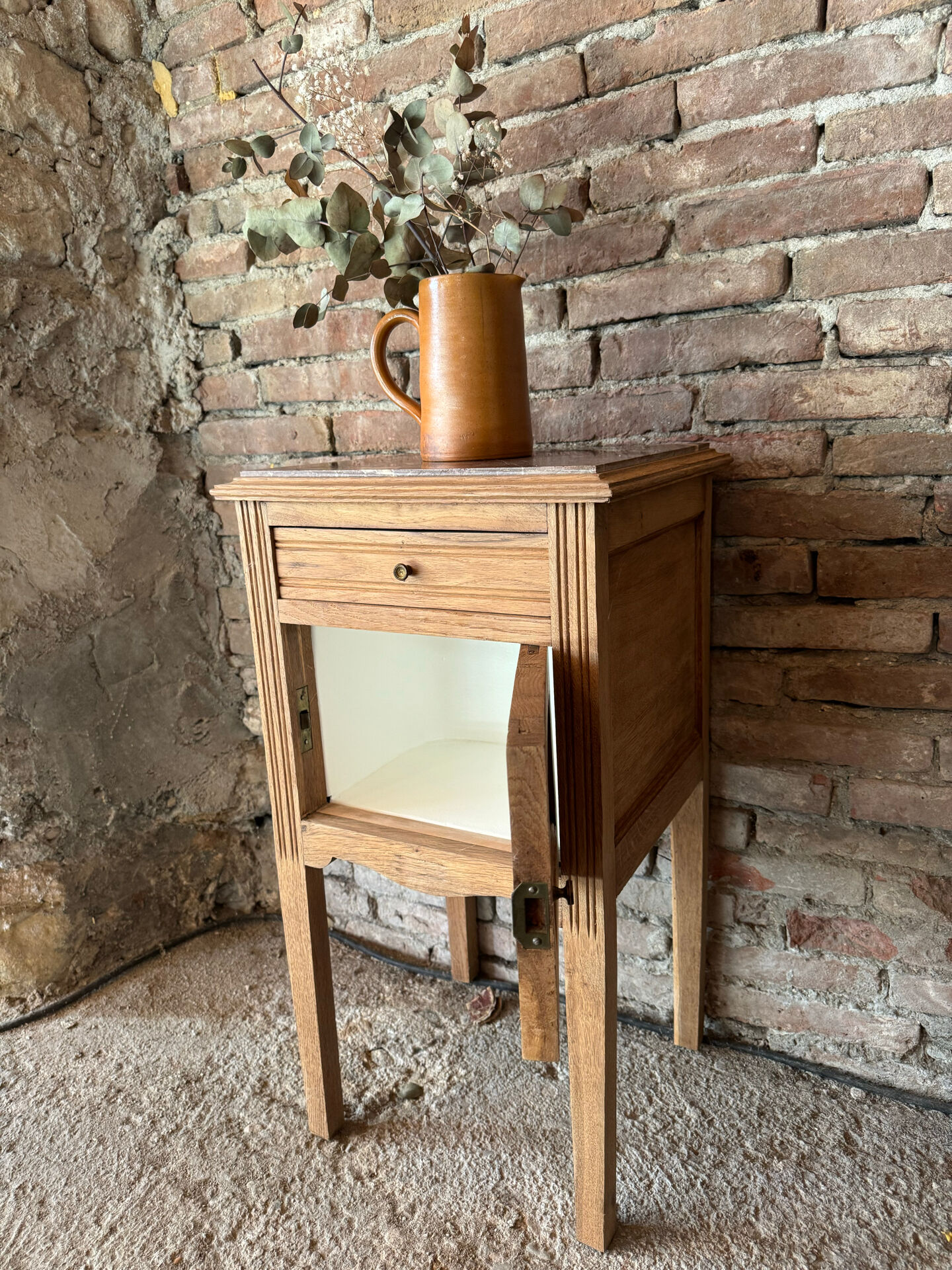 Bedside table/side table