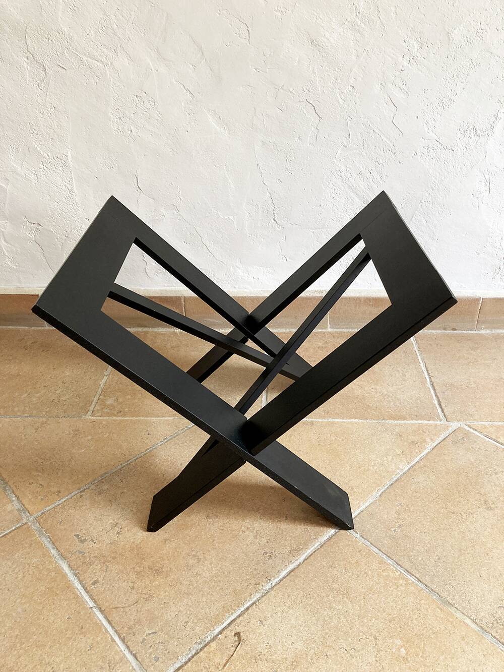 Geometric wooden magazine rack