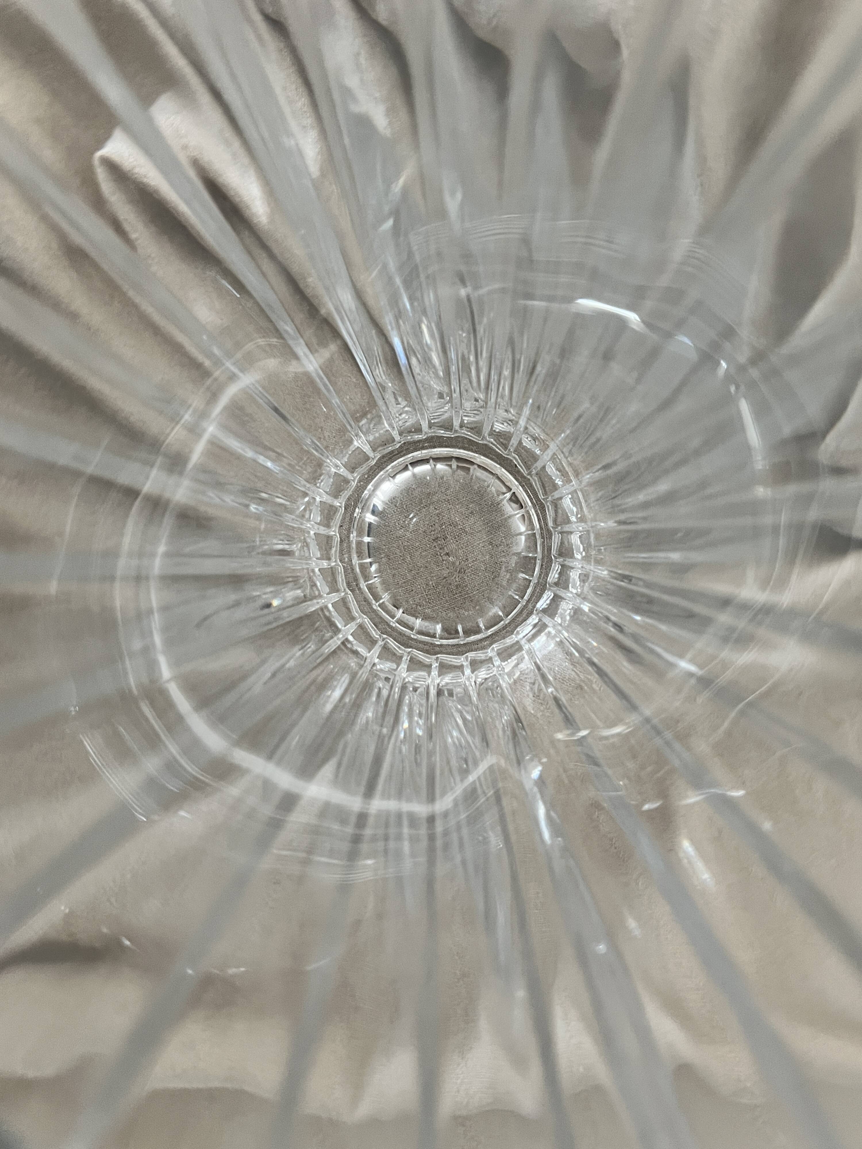 Large Art Deco fan vase in Arques crystal, France 1950