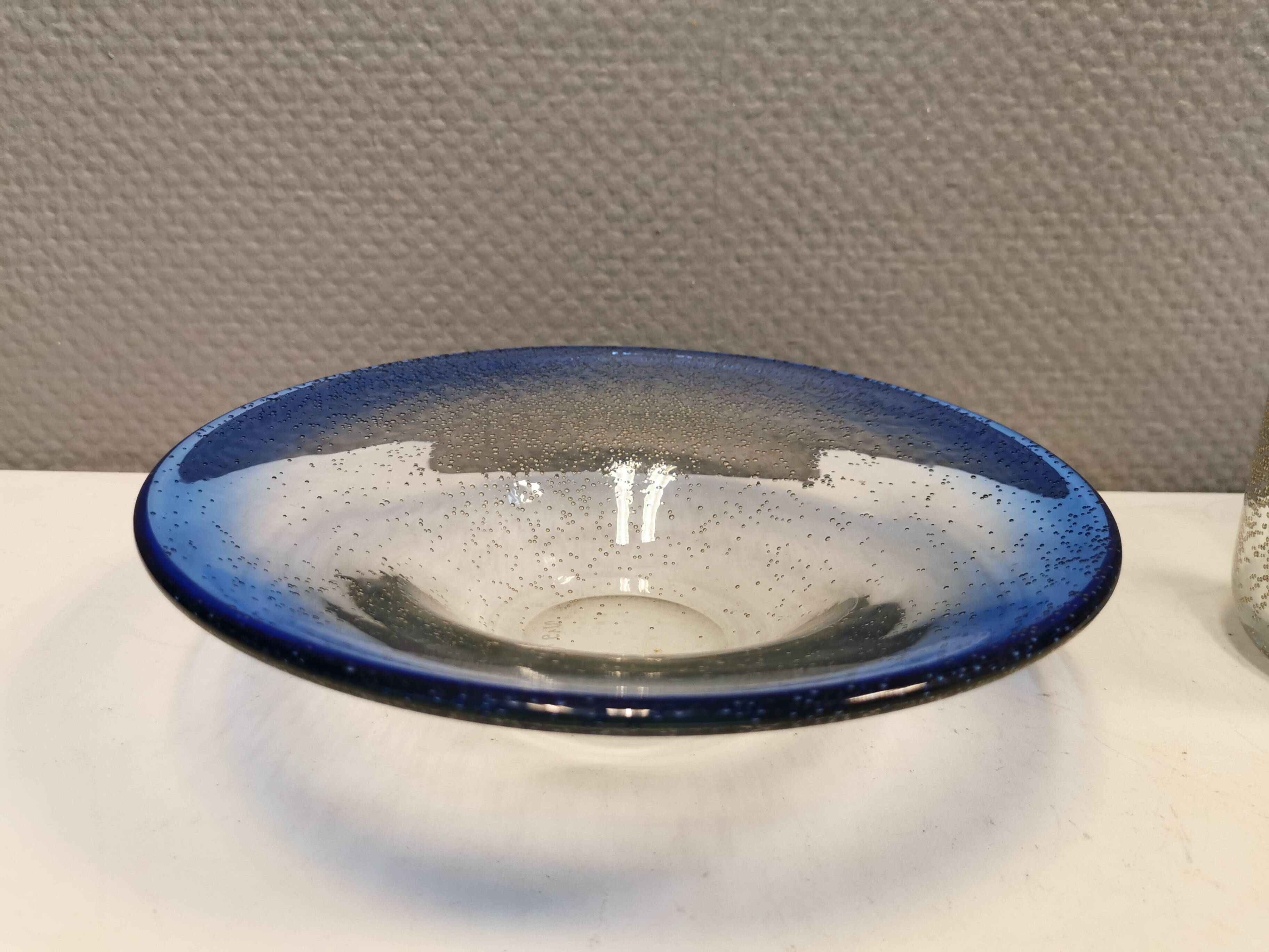 Vase and Bowl made of several layers of glass with inlaid air ‘bubbles’ from Swedish Visby glass 92