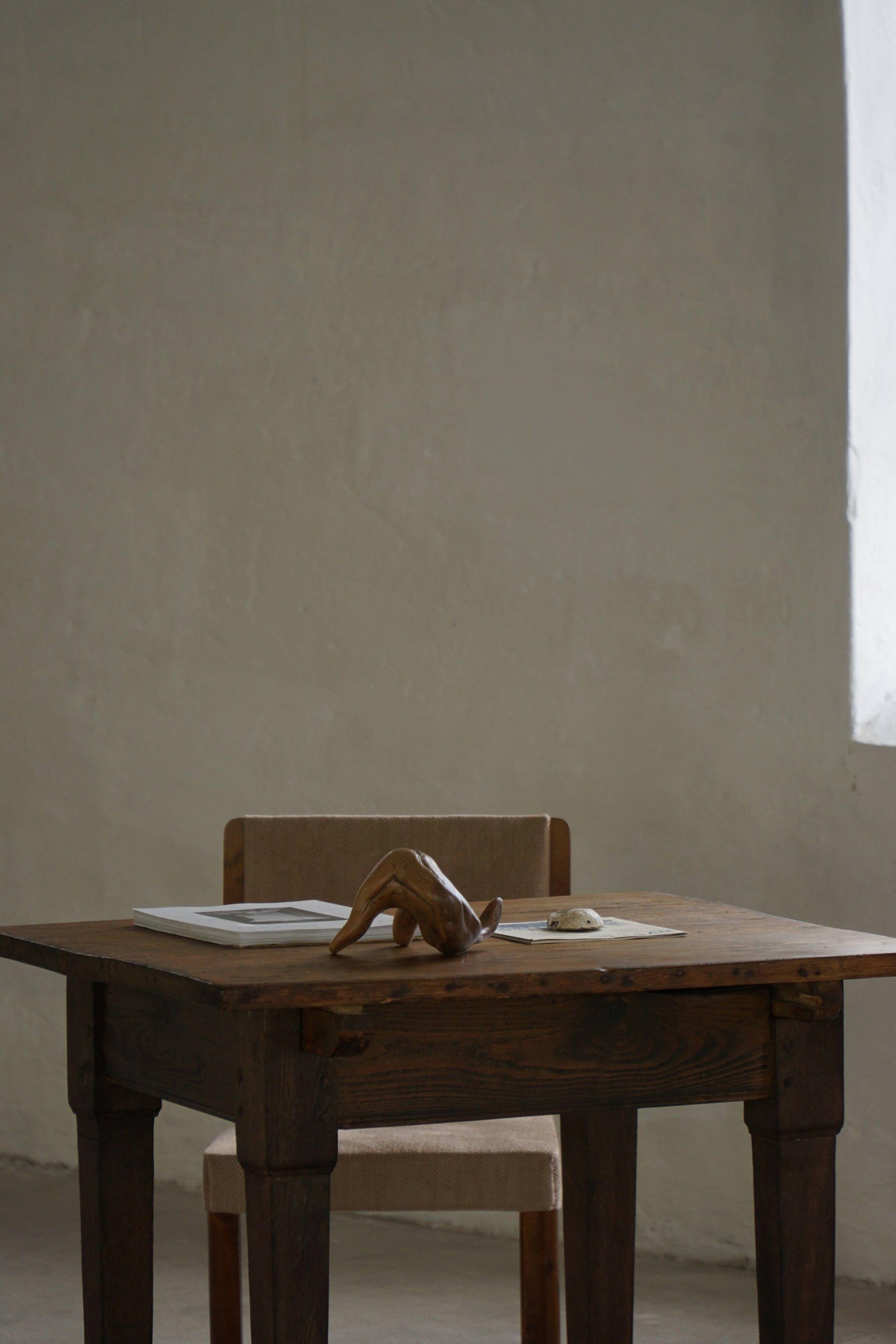 Primitive side table from the early 19th century in pine, Danish baroque cabinetmaker.
