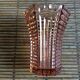 Vase en verre rose