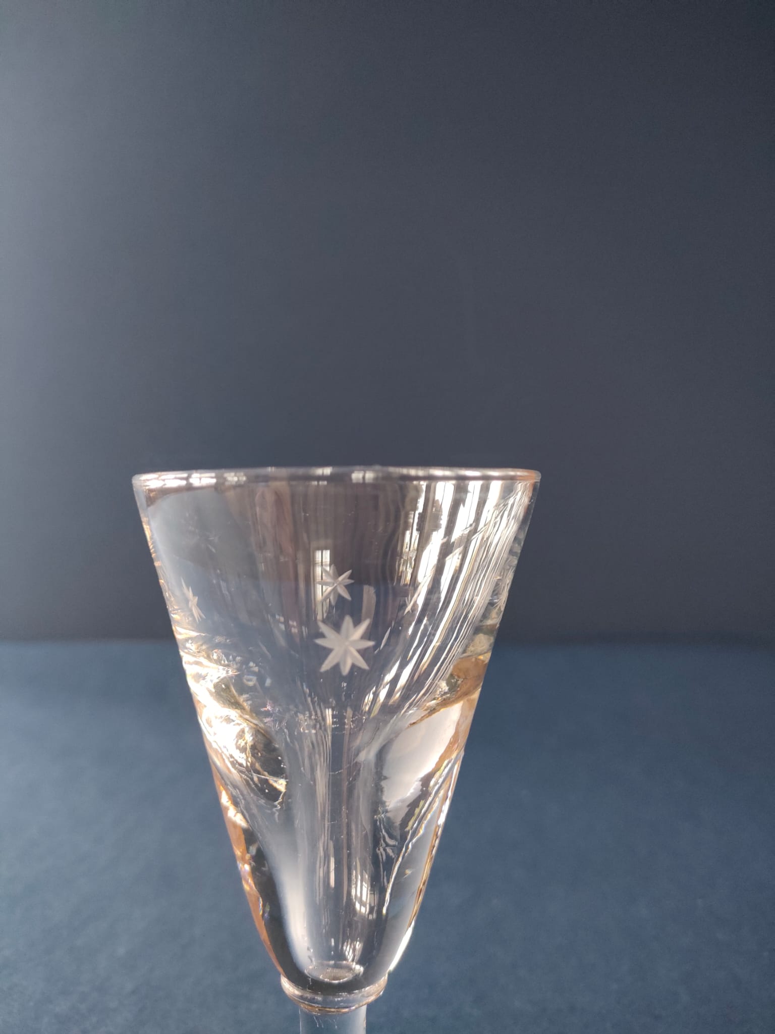 10 old glasses of white wine