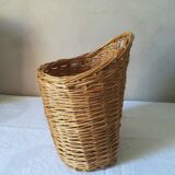 Wicker wall basket