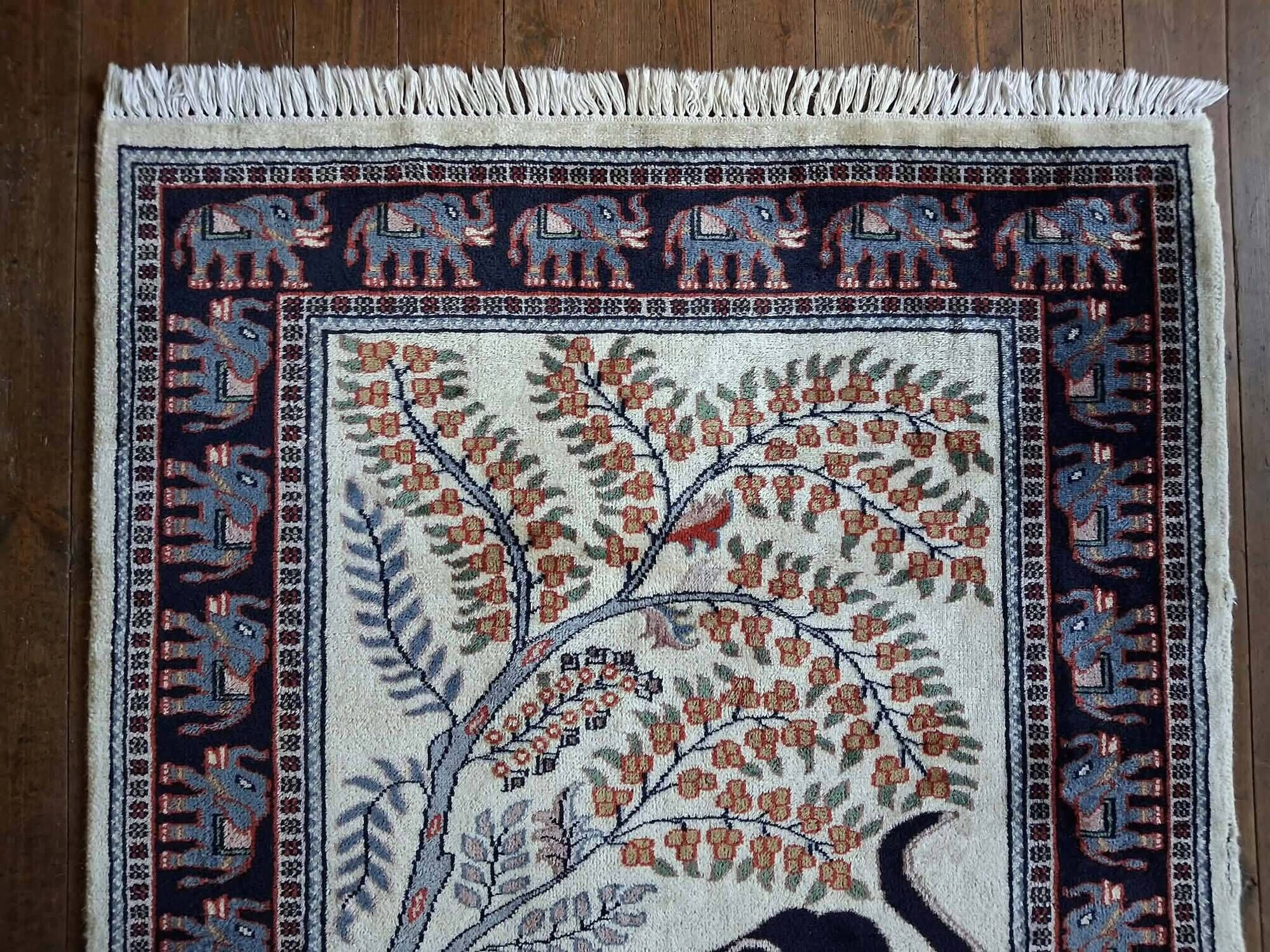 Handmade Indian rug Rajasthan 190x123cm