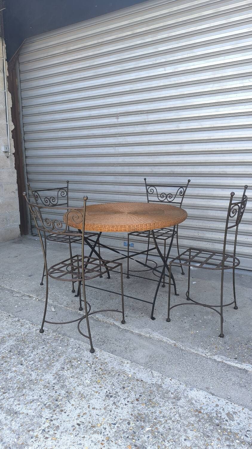 Salon de jardin en fer forgé et osier