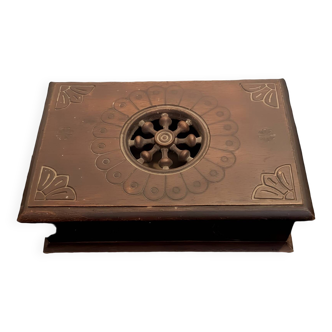 Old wooden jewelry box carved and engraved by hand openwork rosette style cigar cigarette chest