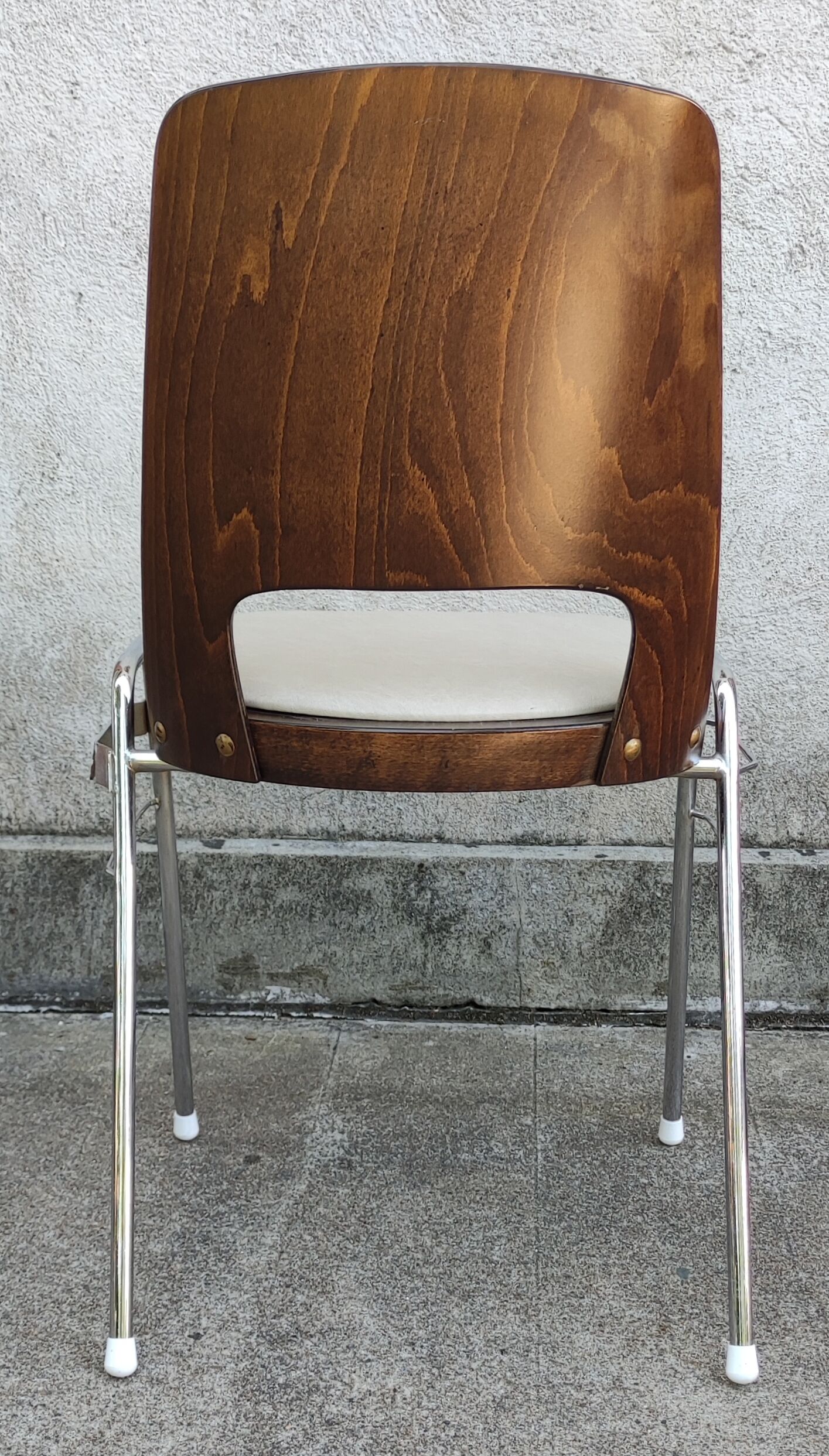 Series of 6 stackable chairs Baumann model Manhattan