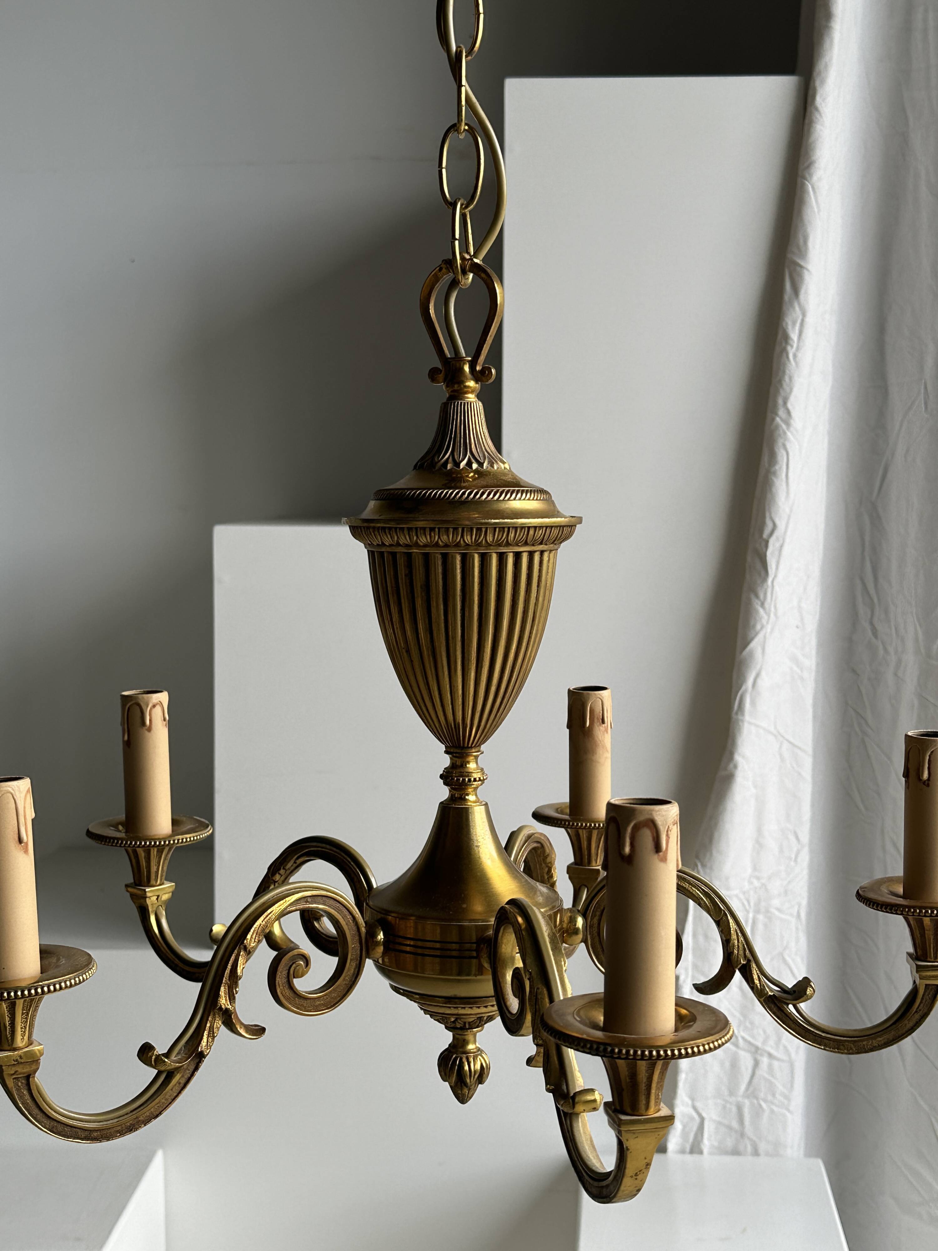 Classic 5-light gold chandelier