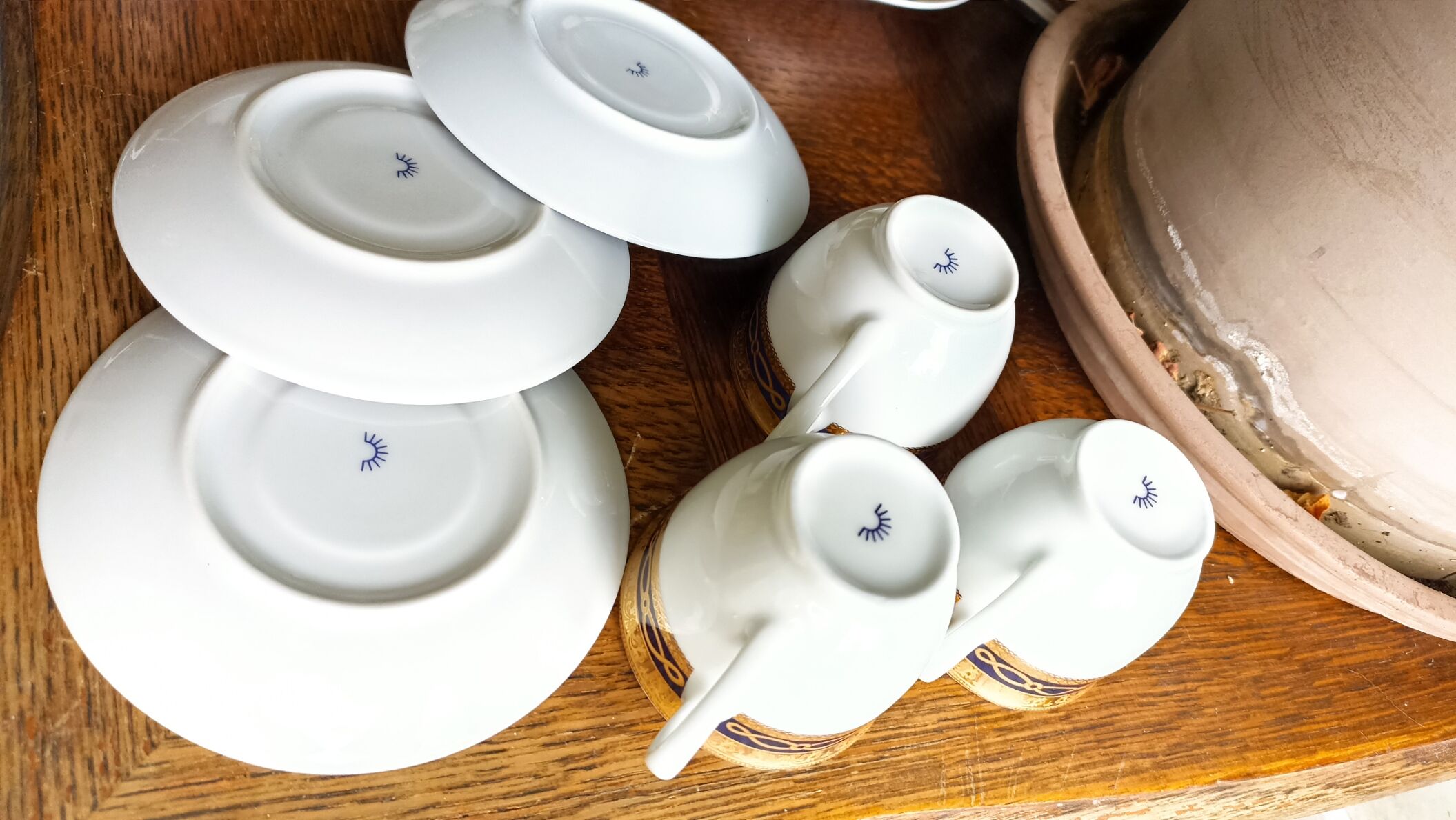 12 tasses à café en porcelaine style Empire