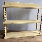 Skated wooden coil shelf