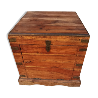 Old chest made of rosewood of the Indies