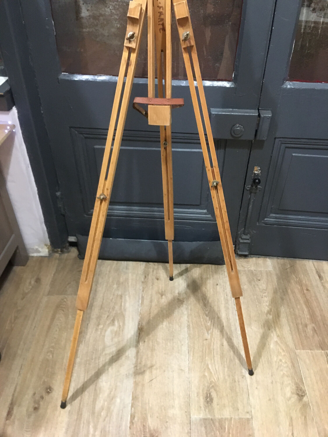 Folding painter's easel