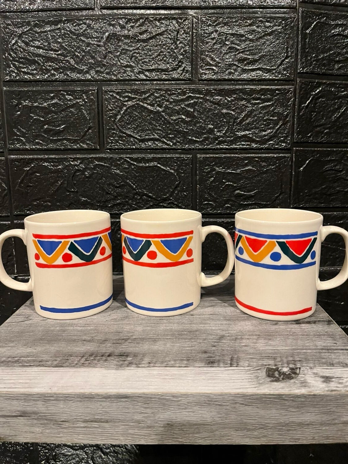 3 vintage Mobil cups