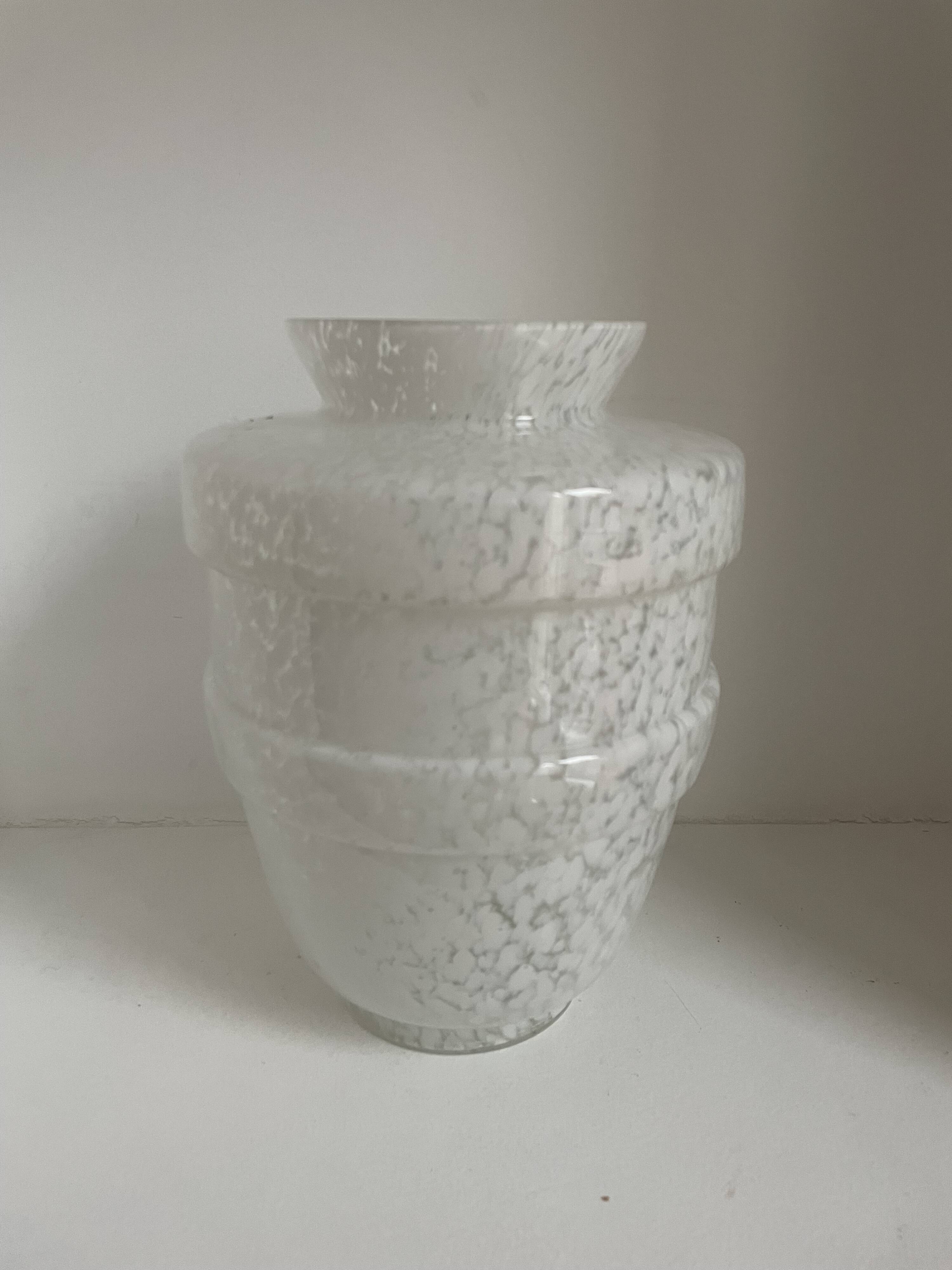 Set of 18 decorative items