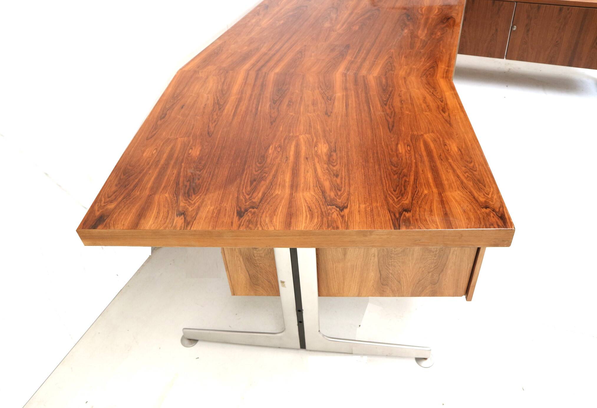 Large exclusive vintage rosewood corner desk by Voko made in the 1960s