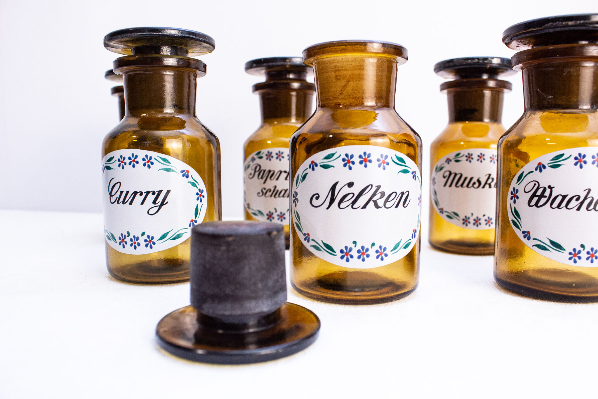 Set of 6 canister for spices, amber glass apothecary bottles