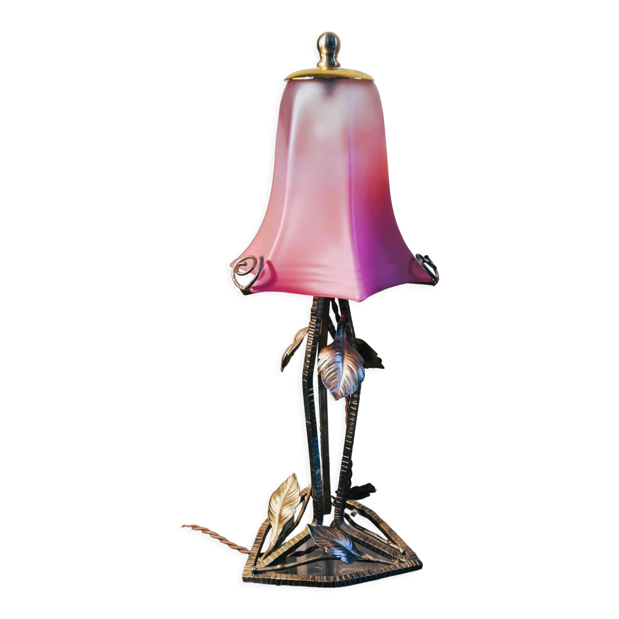 Wrought iron lamp from 1920 to 30, with gold patina with pretty pink tulip 39x16