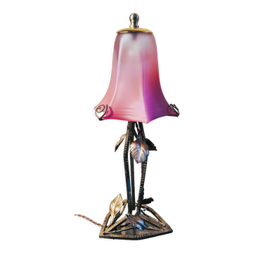 Wrought iron lamp from 1920 to 30, with gold patina with pretty pink tulip 39x16
