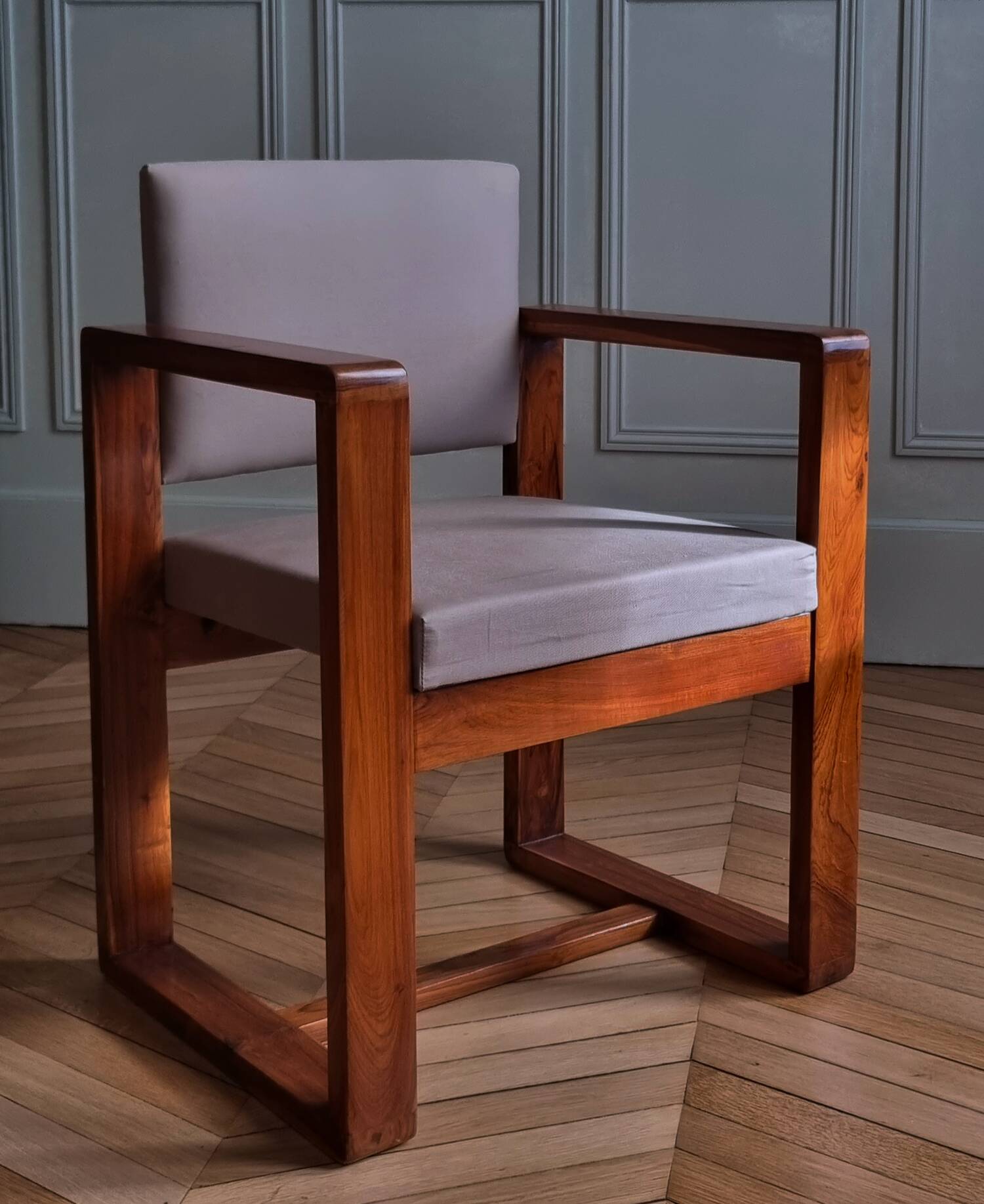 Paire de fauteuils dans le style d'André Sornay