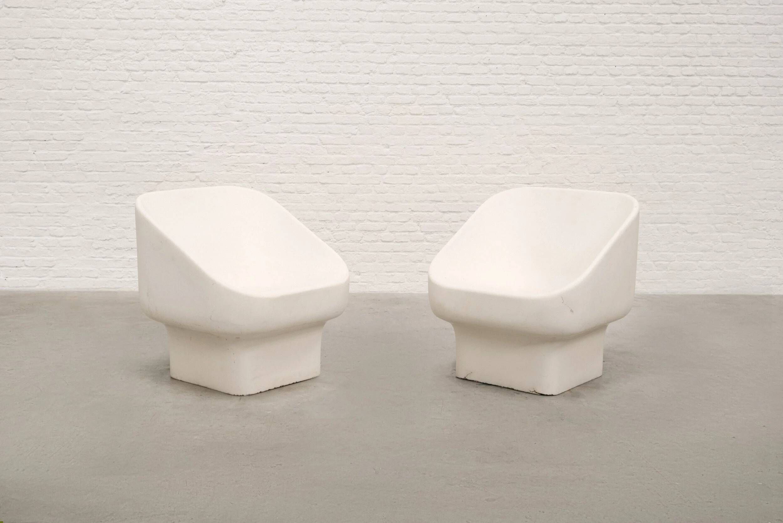 Pair of Douglas Deeds fiberglass Garden lounge chairs for Sintoform, USA