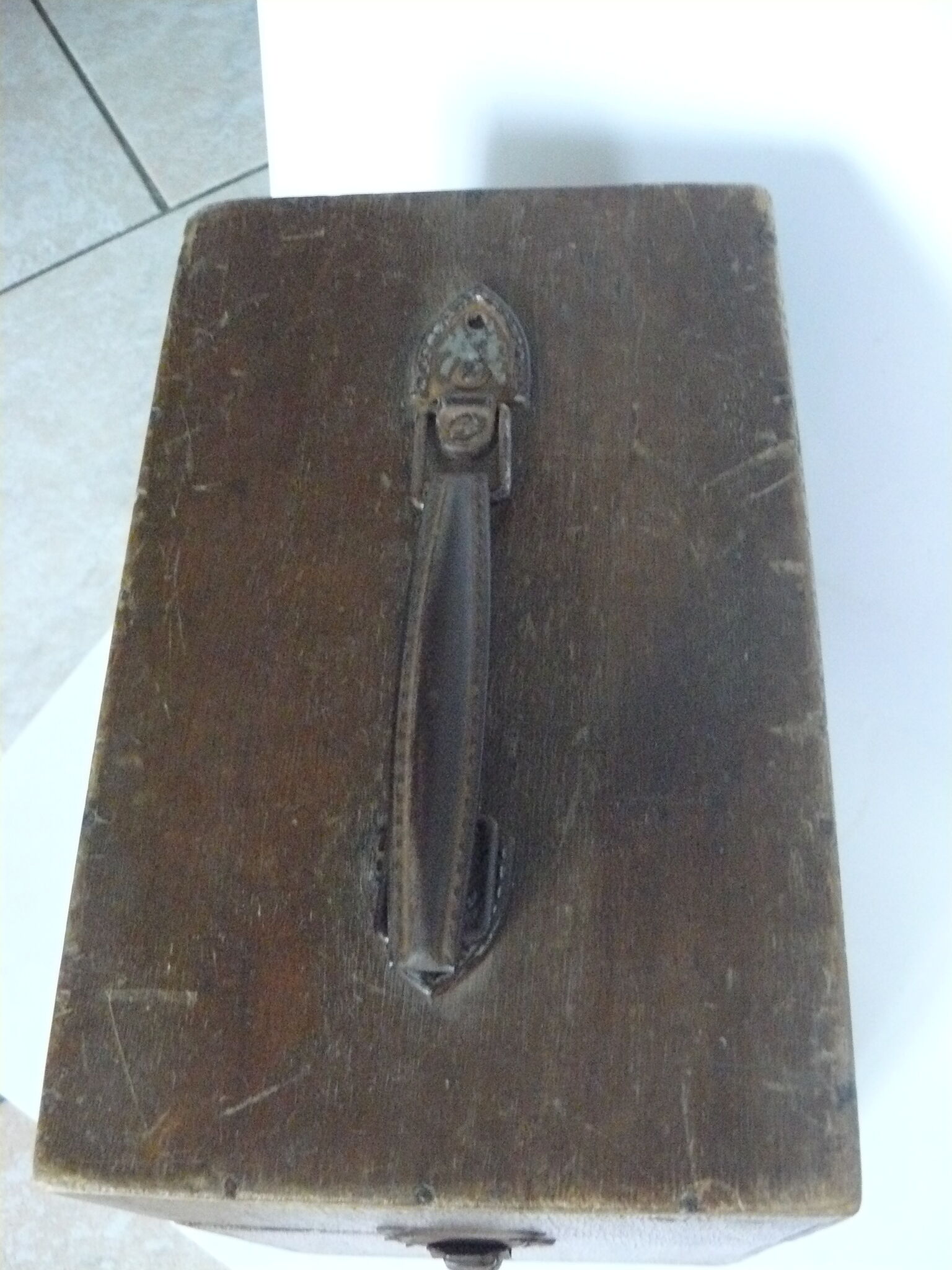 Storage with handle for transport wooden box