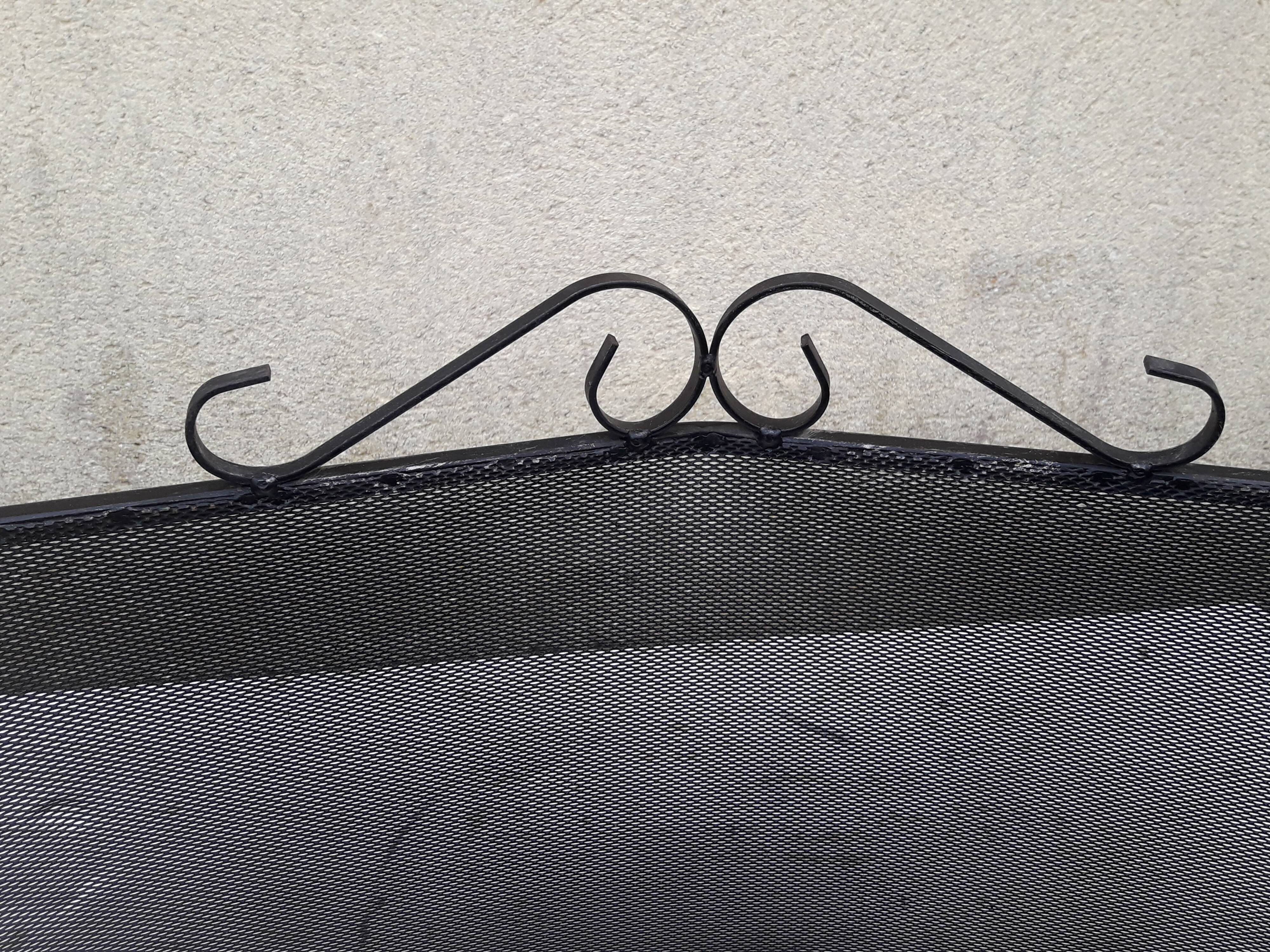 Pare feu en fer forgé grillagé L 70 cm H 46 cm