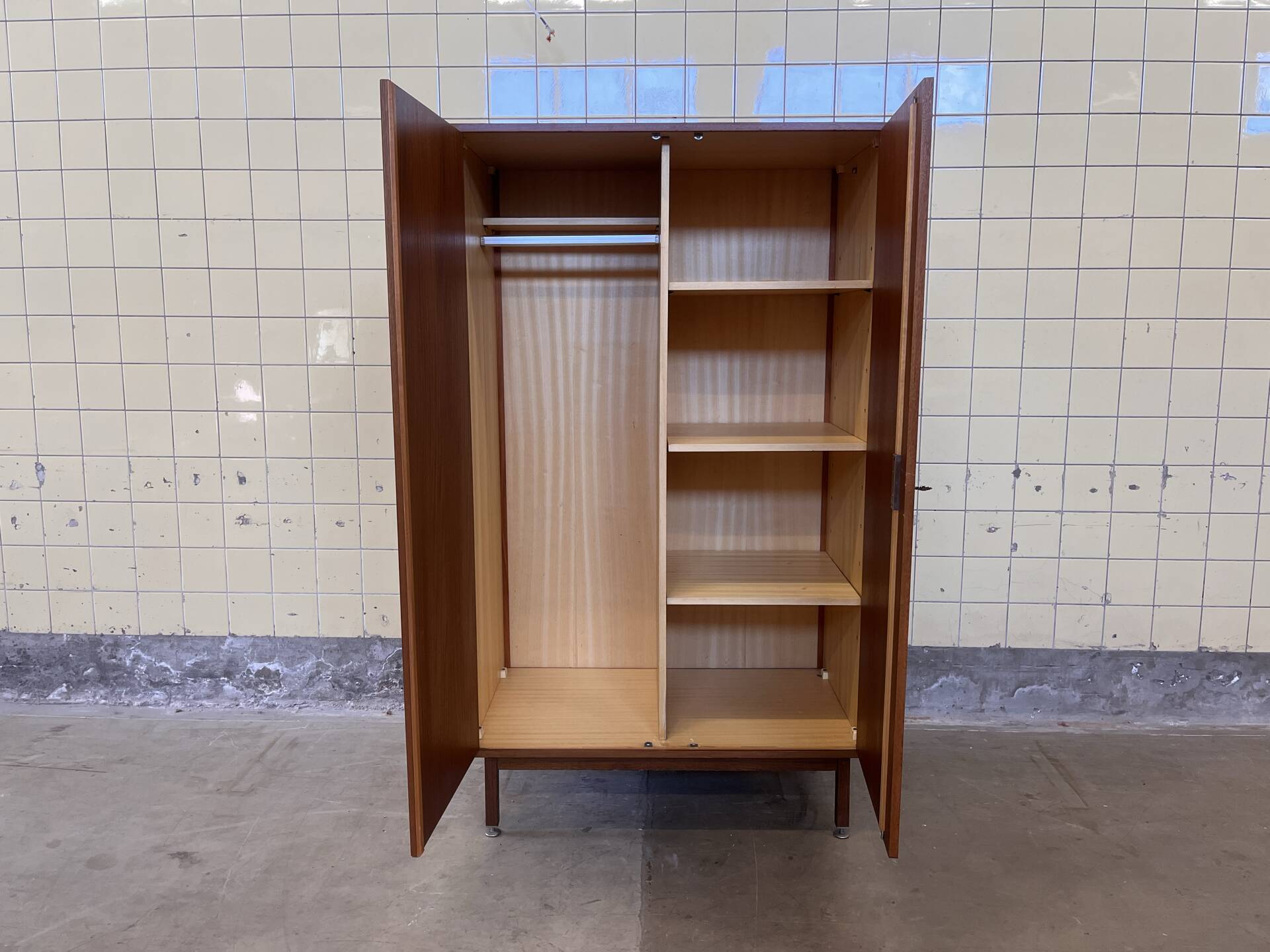 Vintage Combineurop wardrobe