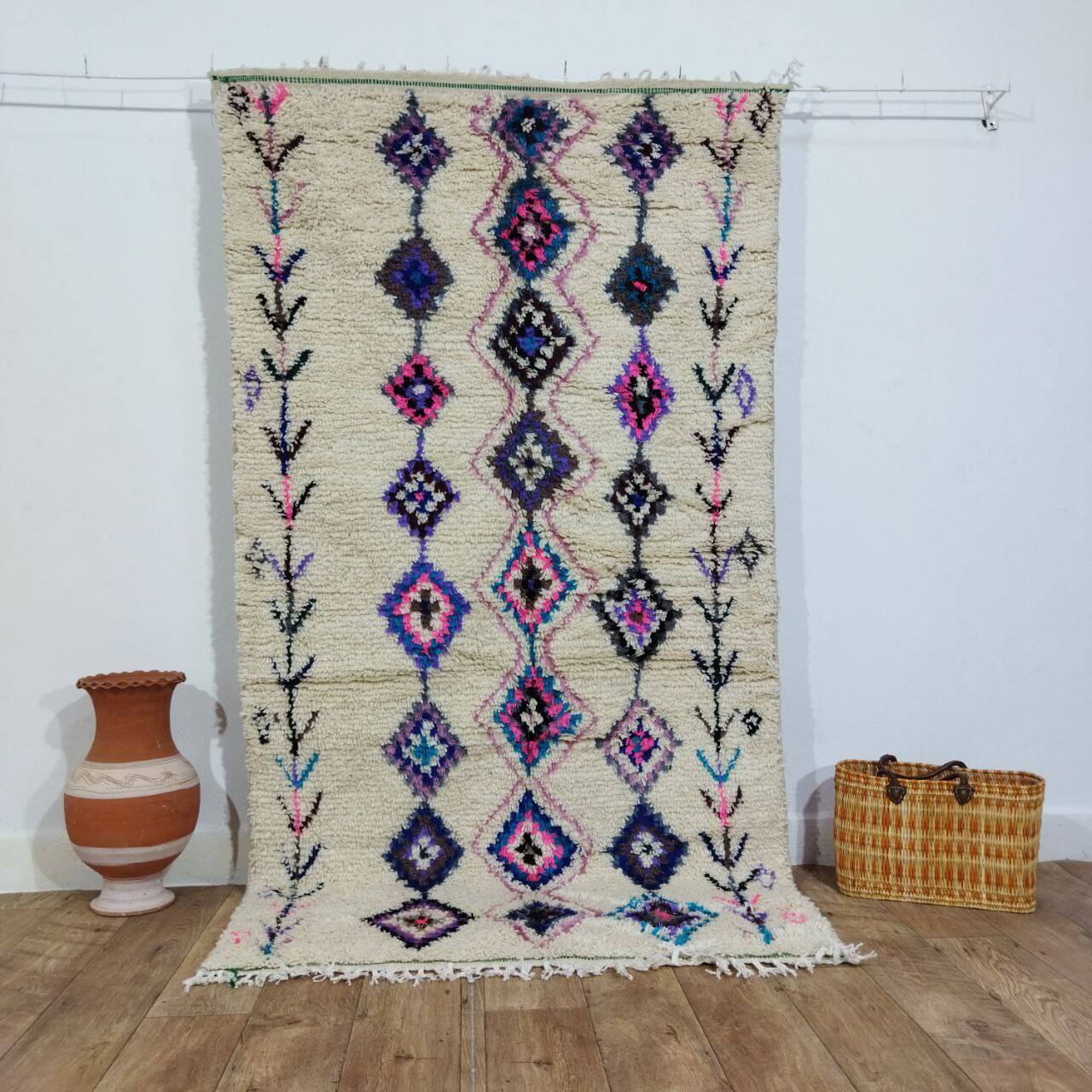 Handmade moroccan berber rug 217 x 117 cm