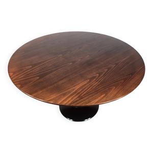 Table à manger sur pied