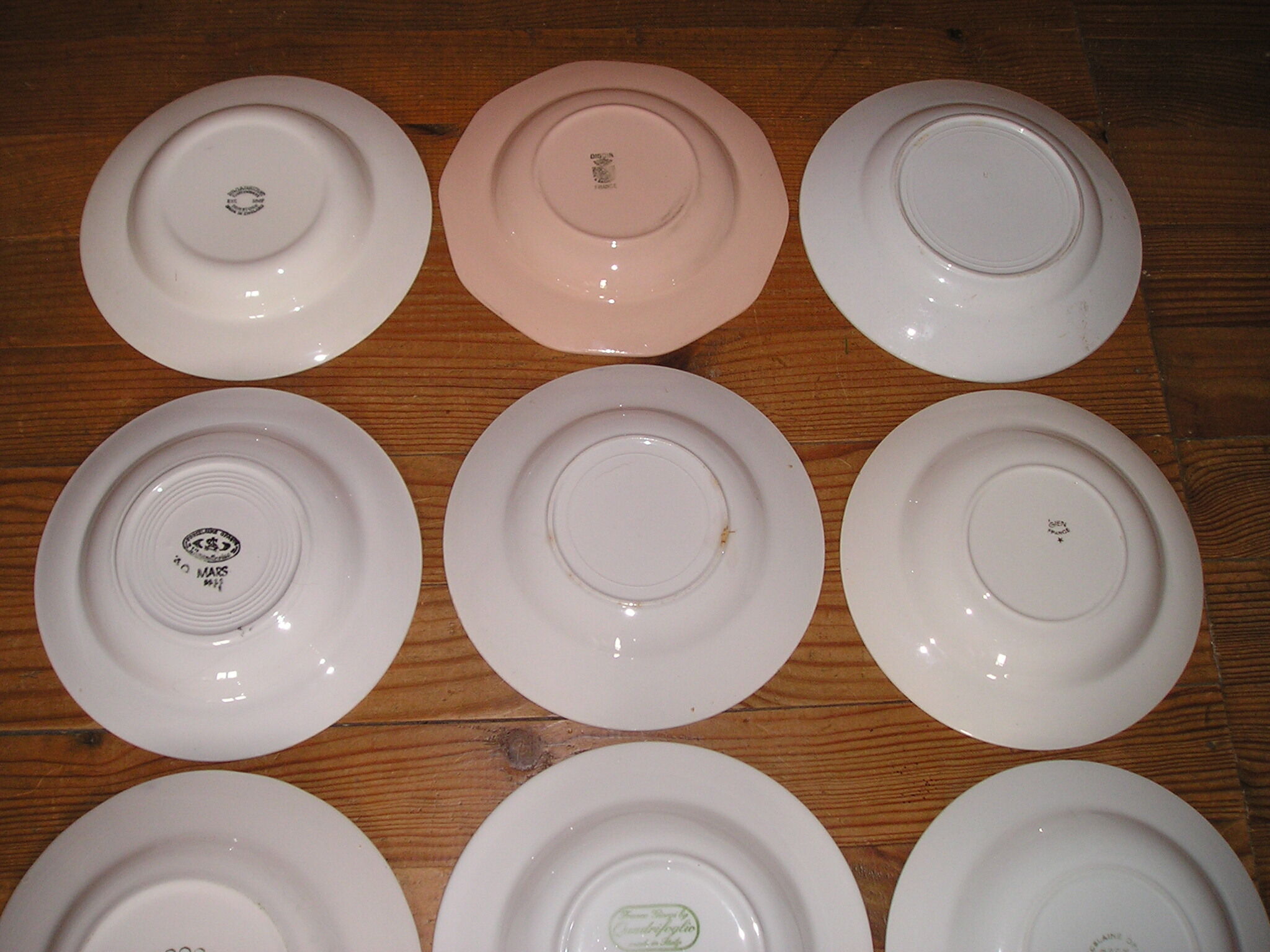 Set of 12 different hollow plates