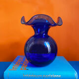 Vase en verre bleu