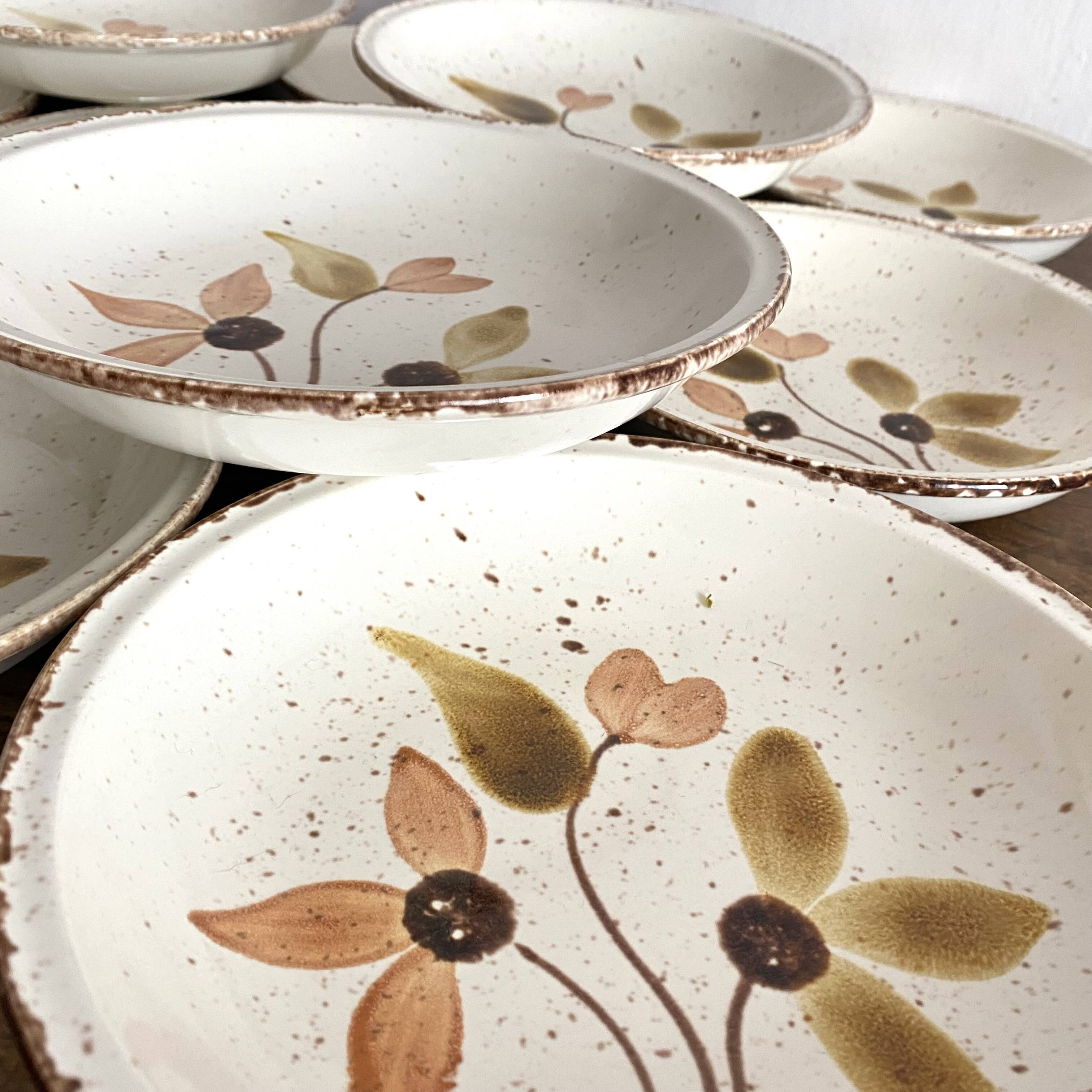 Gien deep plates, floral decoration, 70s