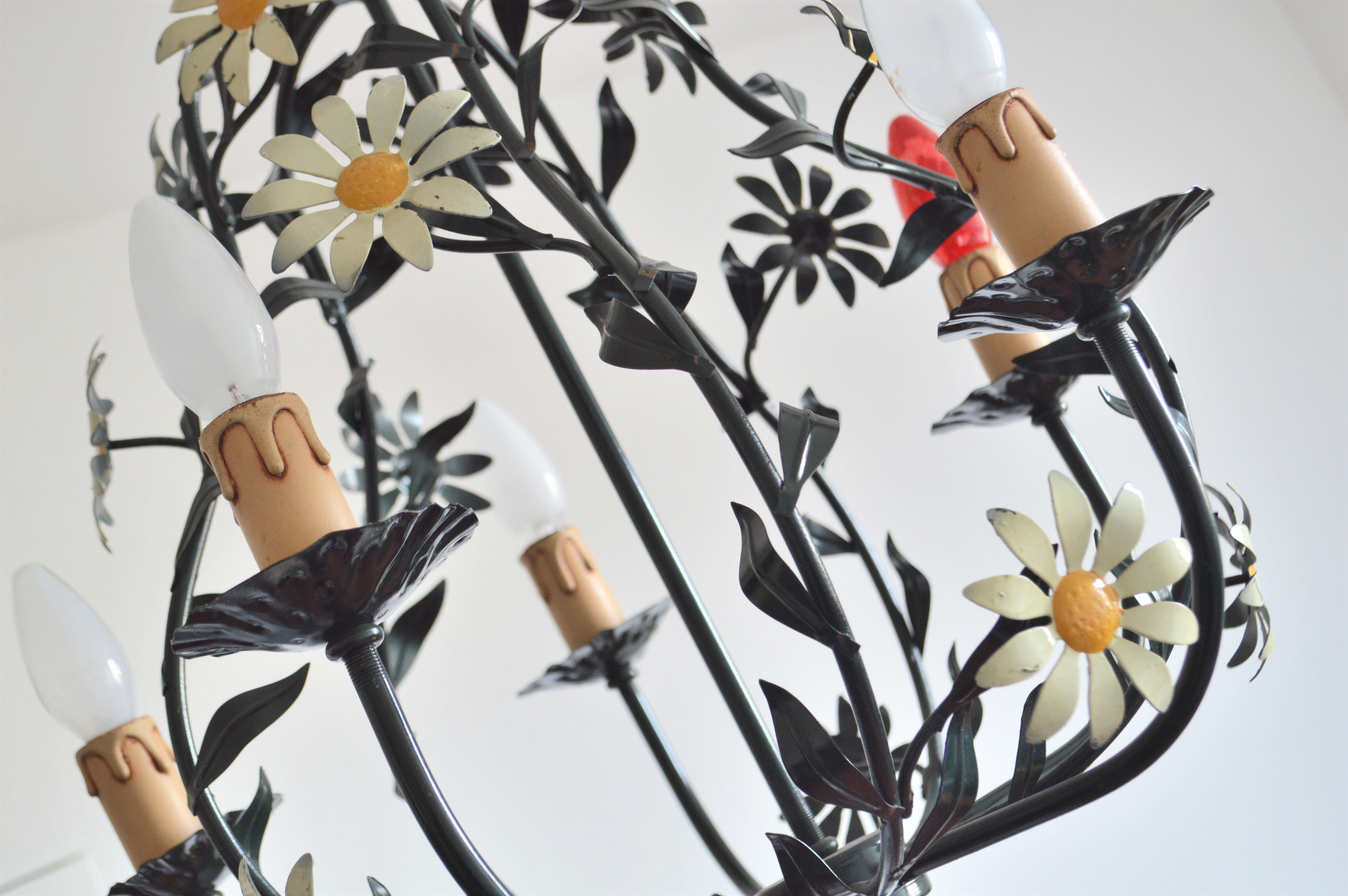 Lustre ceiling design flowers of the 60s art nouveau