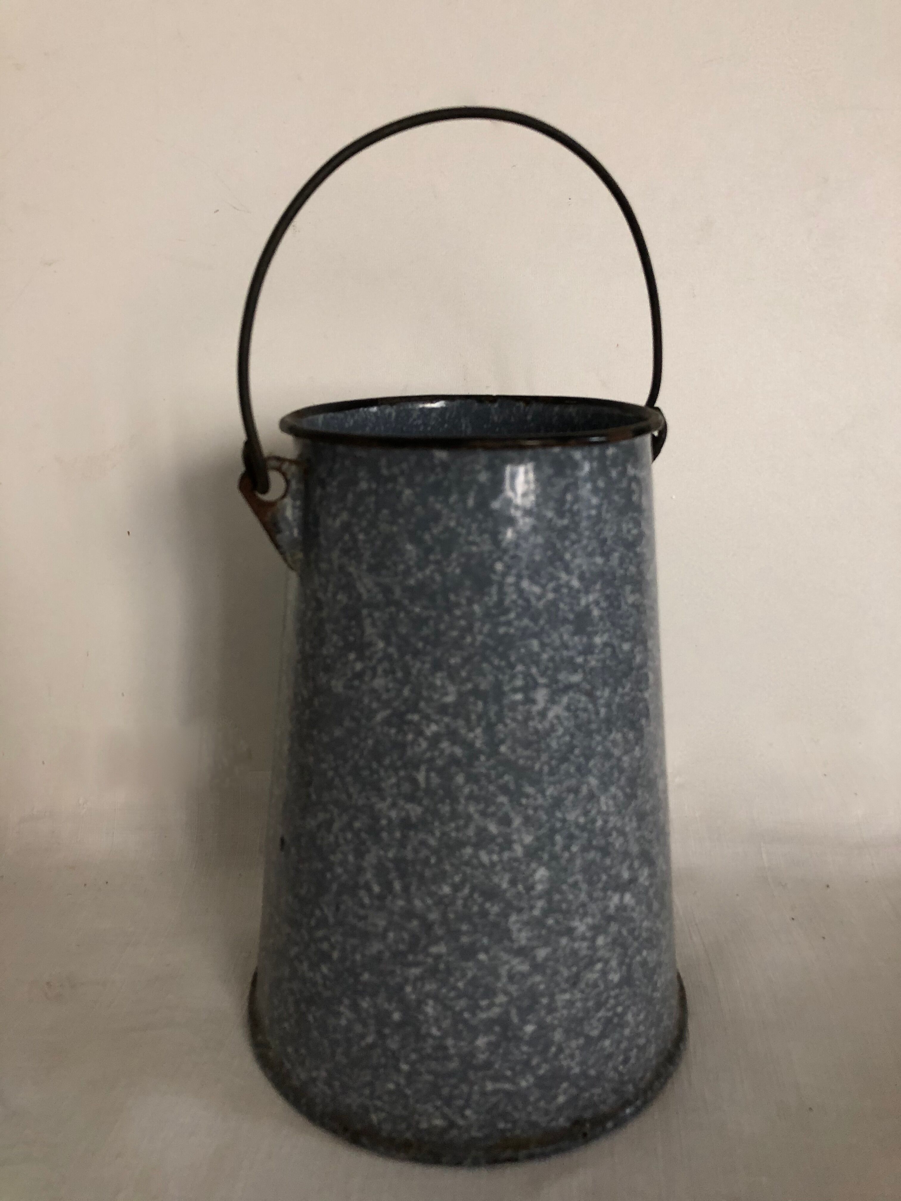 Enamelled milk jar, kitchen decoration