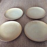 4 stoneware plates