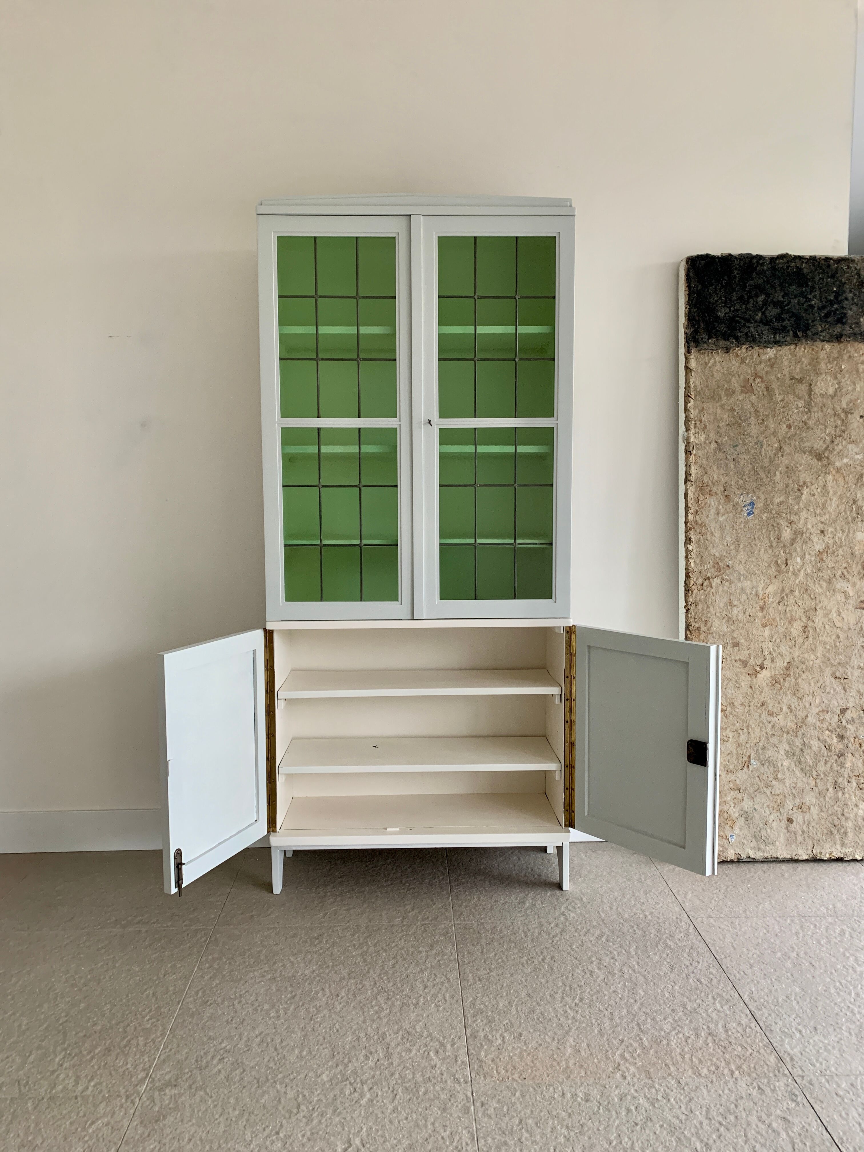 Wardrobe / antique showcase