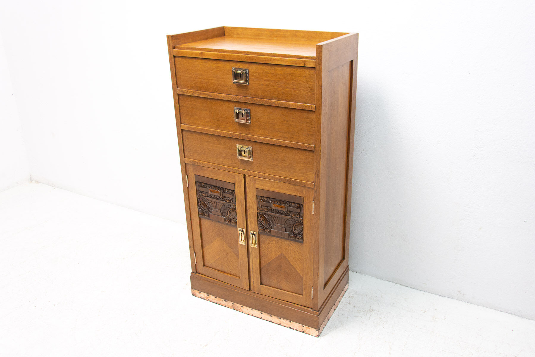 Viennese Secession chest of drawers, 1910