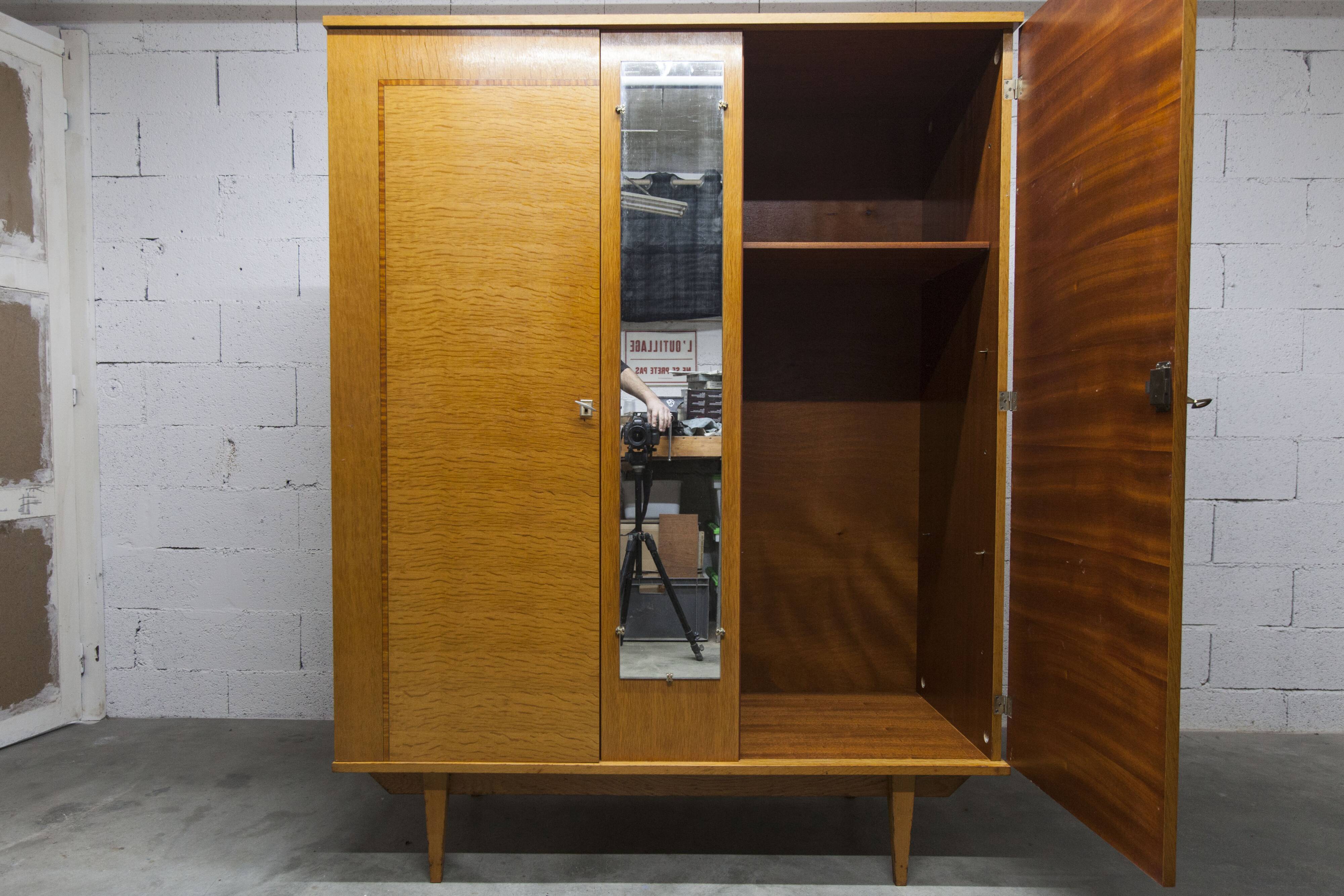 1970 Scandinavian wardrobe with shelves and mirror, 21x126, 2 doors.