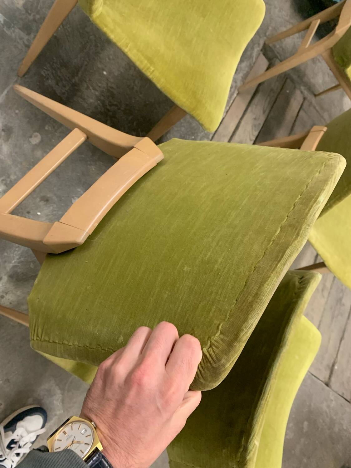 6 chaises scandinaves en velours vert, circa 1960