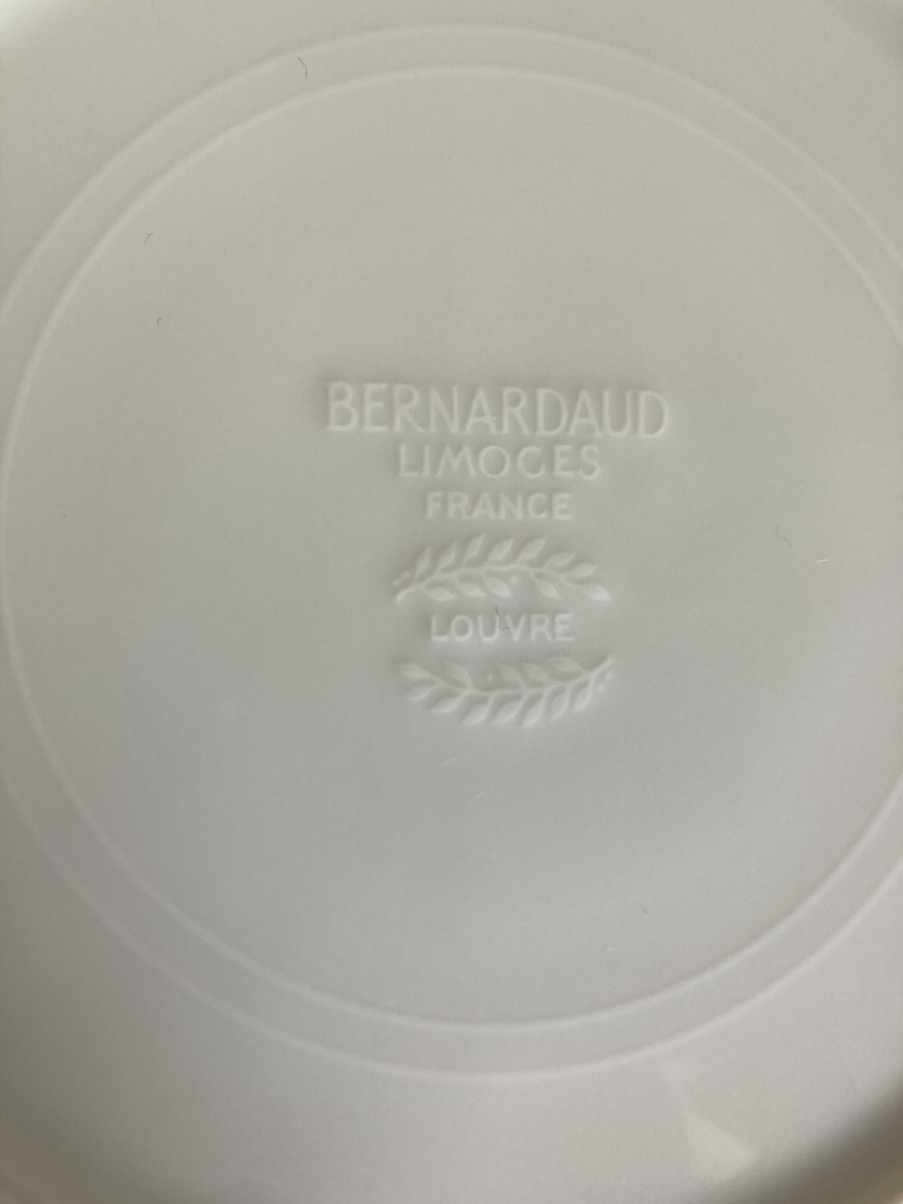 set of 8 Bernardaud Louvre neo-classical plates with laurel wreath design