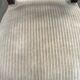 Paire de chaises anglaises en velours beige