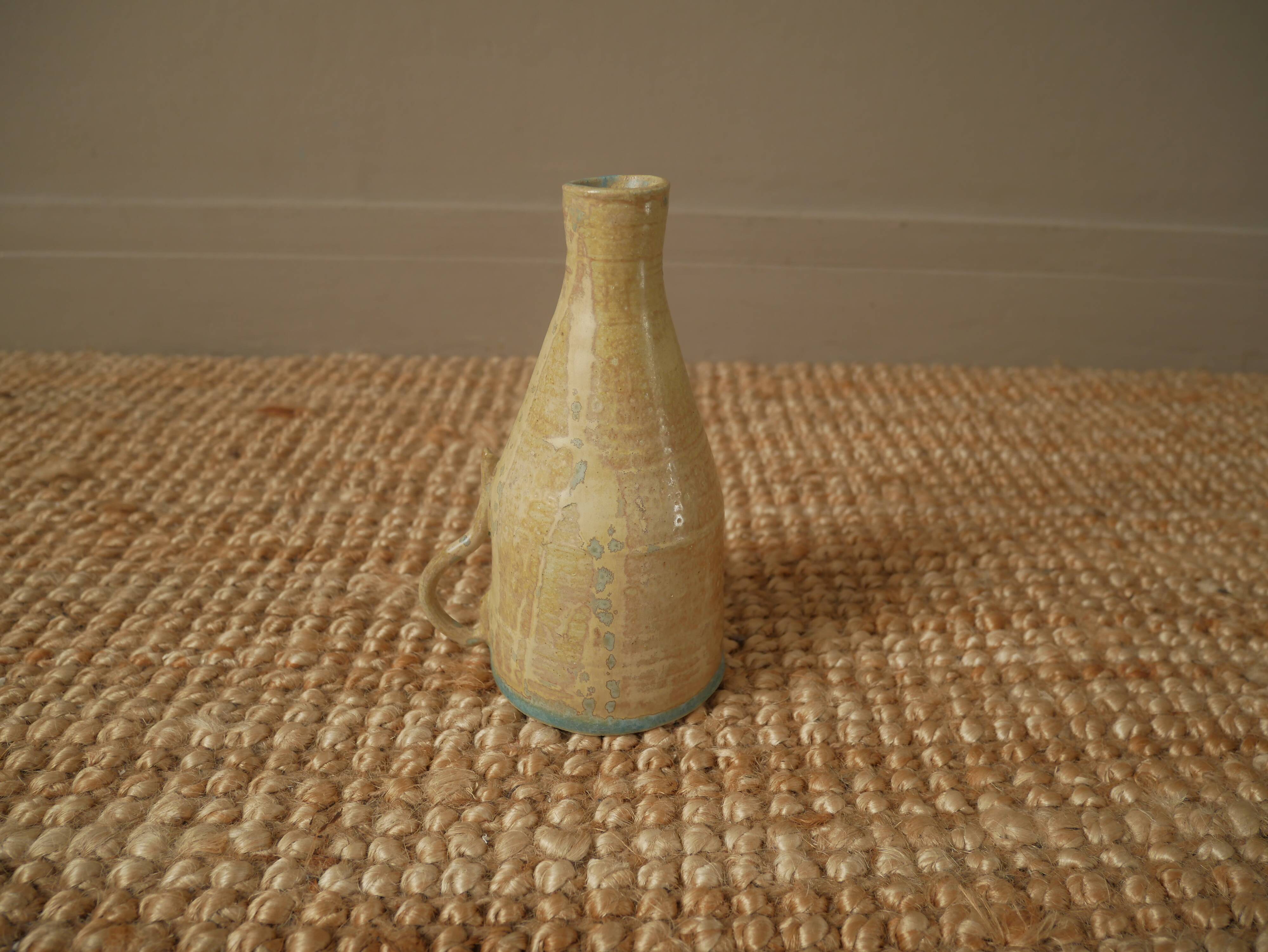 Vase soliflore in ceramic handmade pottery artisanal manufacturing contemporary design