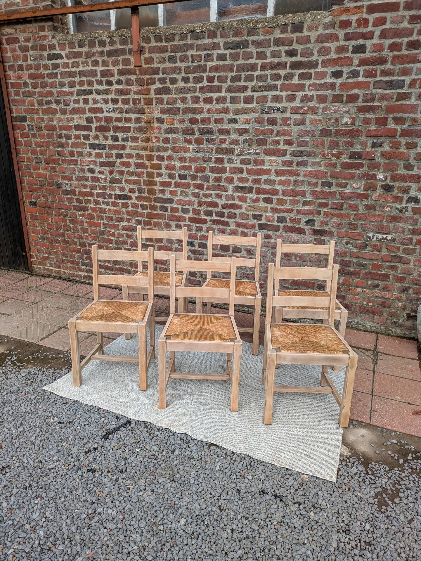 Set of 6 straw chairs