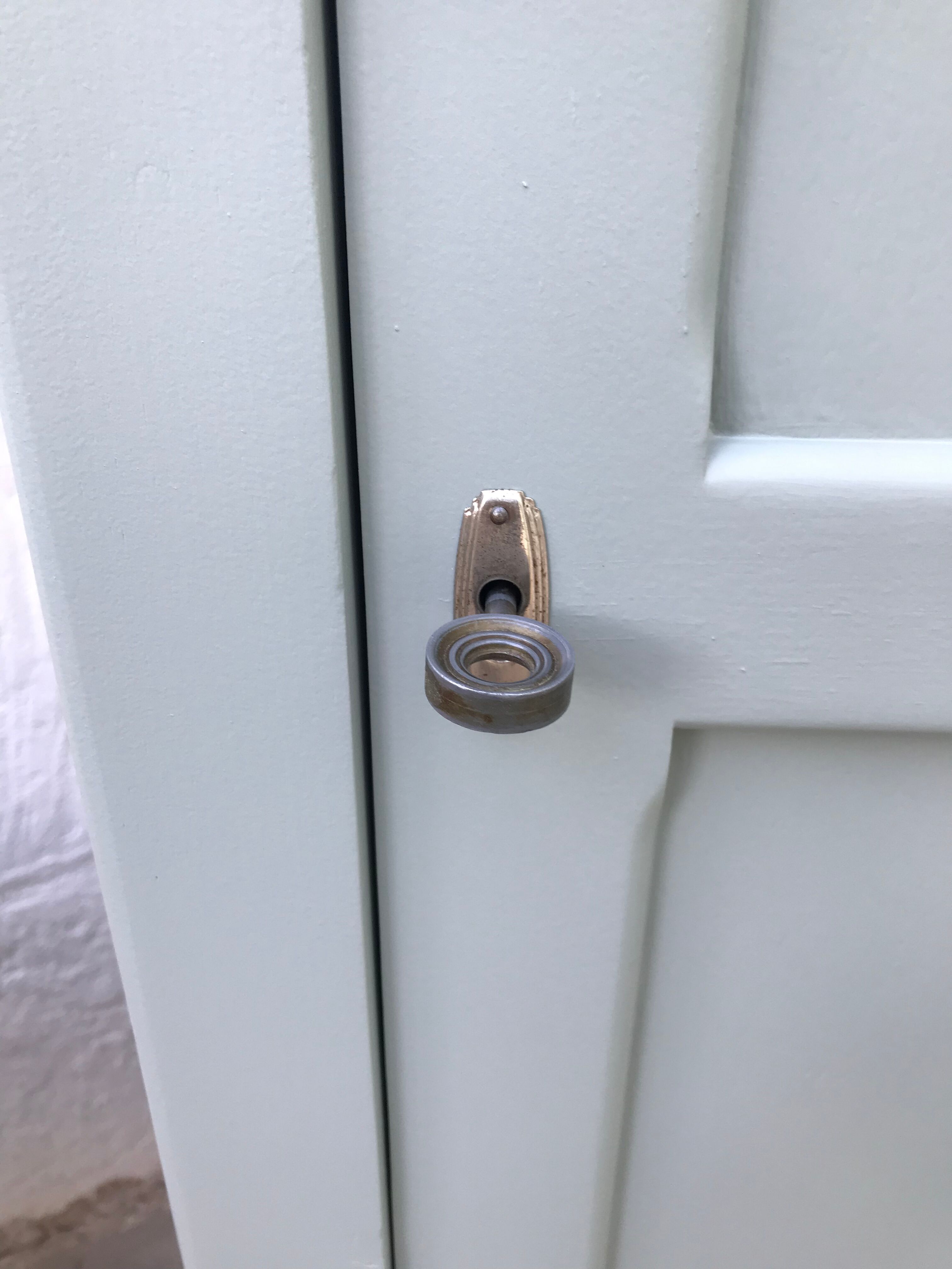 Vert Amande Parisian wardrobe from Ressources