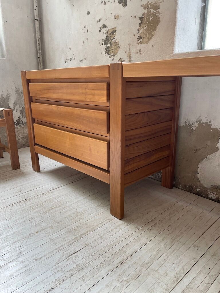 Regain dresser office row