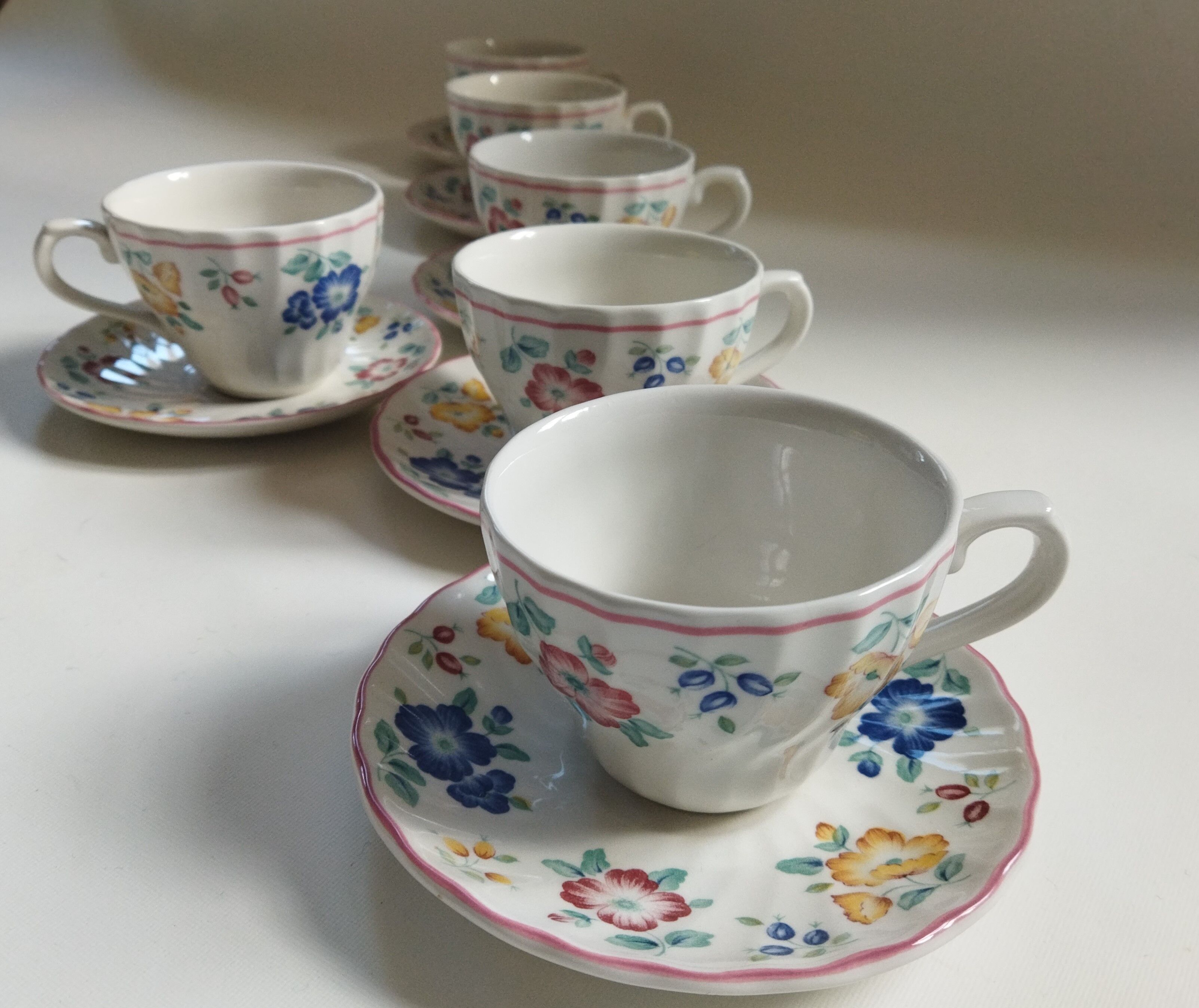 6 English cups Churchill Rosetta