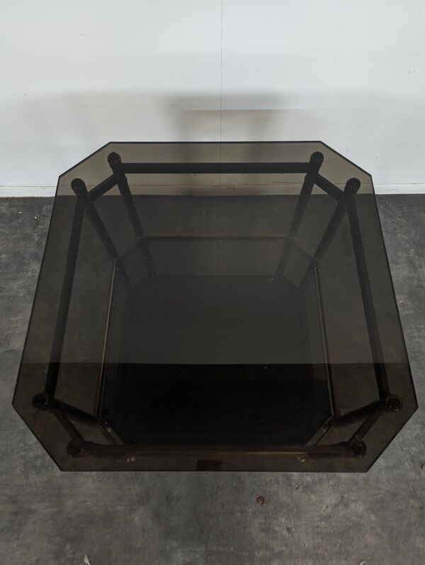 Table basse en laiton et verre fumé années 80