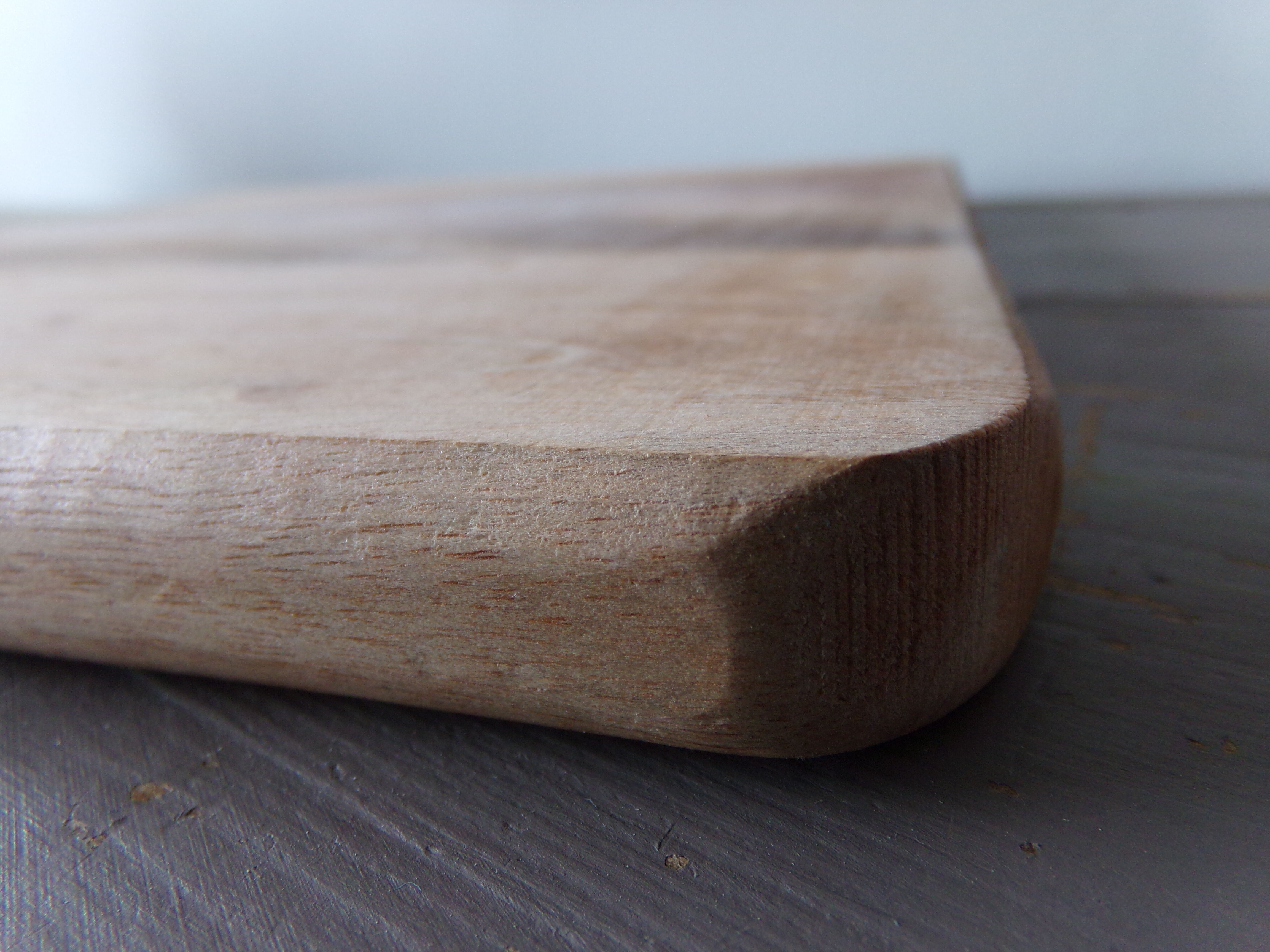 Acacia cutting board